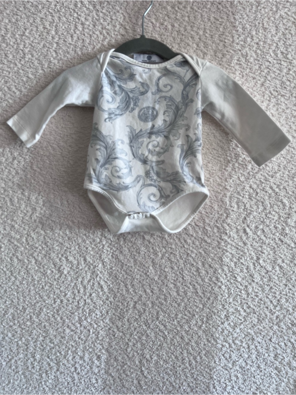 Versace Infant White Barocco Medusa Piece Bodysuit Long Sleeves Size 0-3 Months